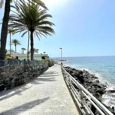 Cozy One Bedroom With Sea View, Pool, Wifi, Ac, Appartamento