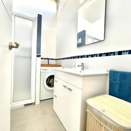 Cozy One Bedroom With Sea View, Pool, Wifi, Ac, Apartment *