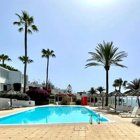 Cozy One Bedroom With Sea View, Pool, Wifi, Ac, Apartment
