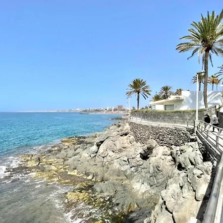 Apartment Cozy One Bedroom With Sea View, Pool, Wifi, Ac,