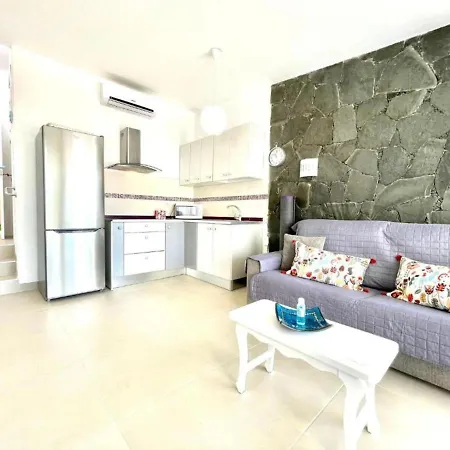 Apartment Cozy One Bedroom With Sea View, Pool, Wifi, Ac, *
